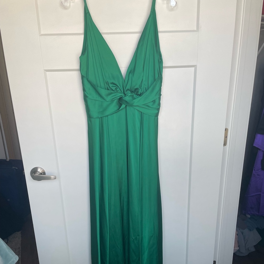 Super breathable dress, for prom, wedding, or military ball occasions.